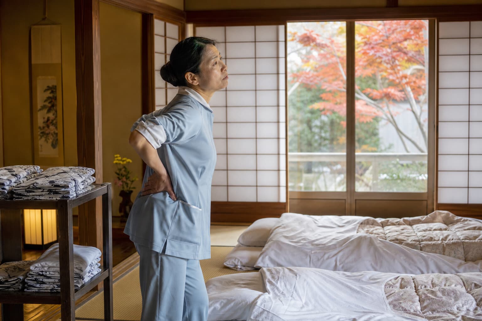 客室清掃スタッフあるある30選|現場の激務を清掃DXで変える方法