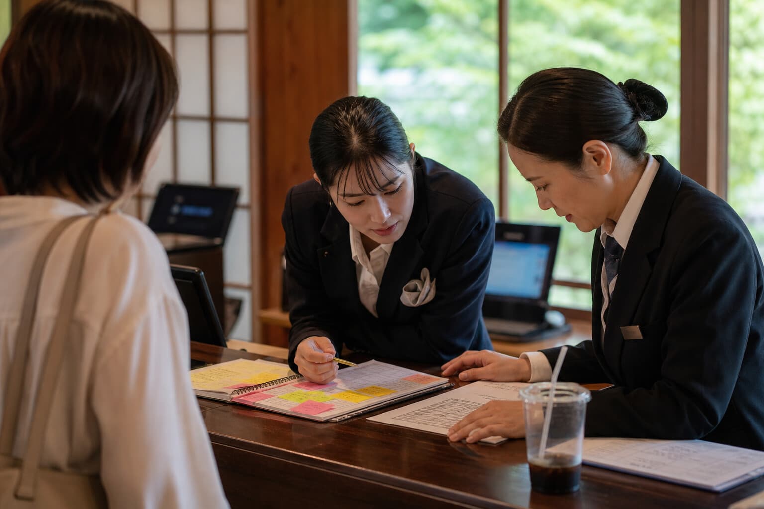 ホテル申し送りミスあるある20選|伝達漏れをDXでゼロにする仕組み